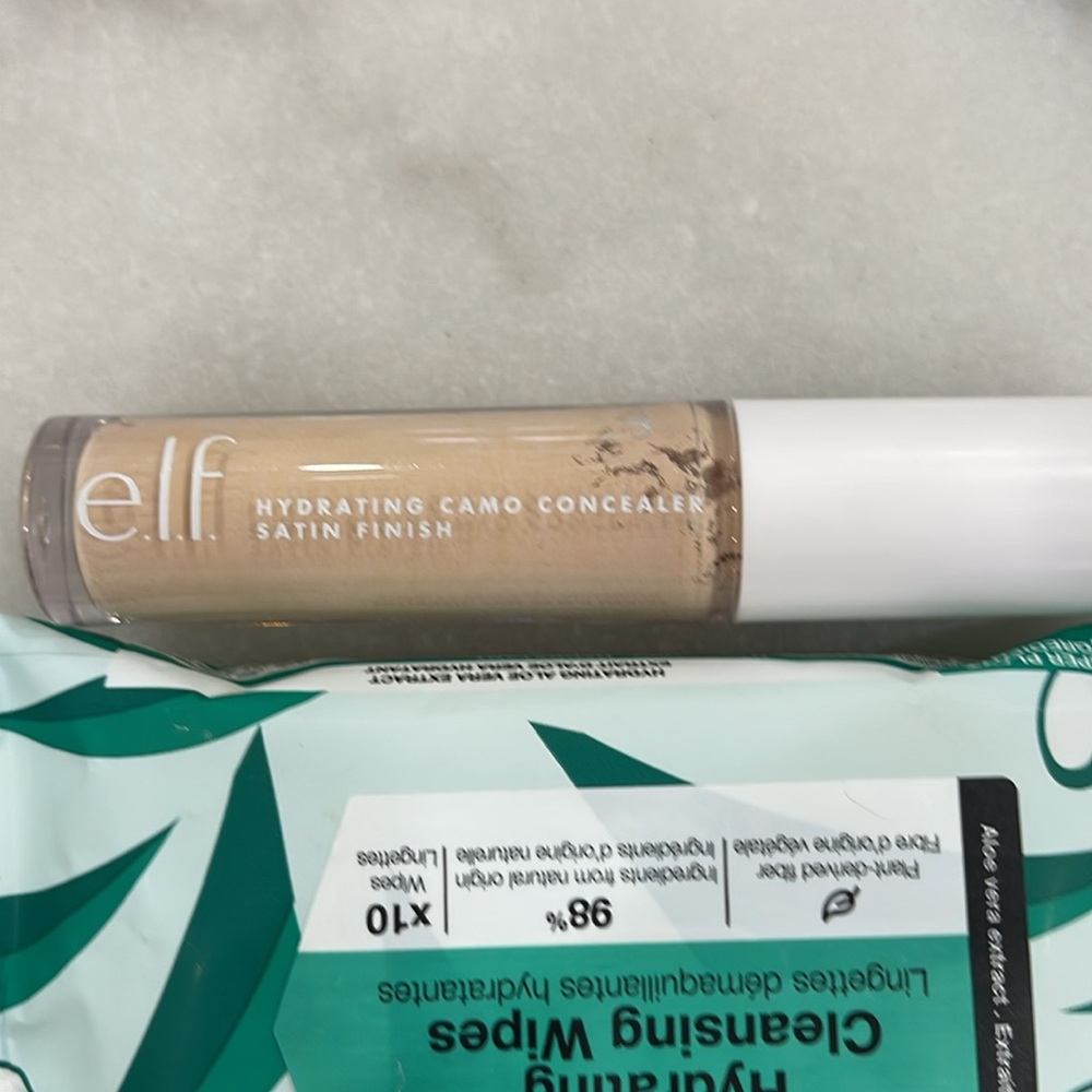 Makeup Bundle - Picture 3 of 12